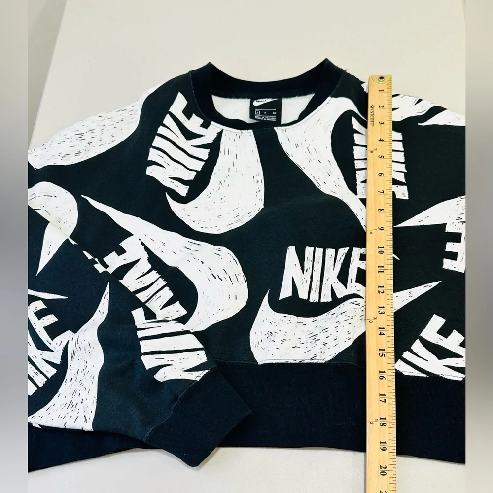Nike Women Icon Clash Black/White Fleece Crop Crew Pullover‎ Size S